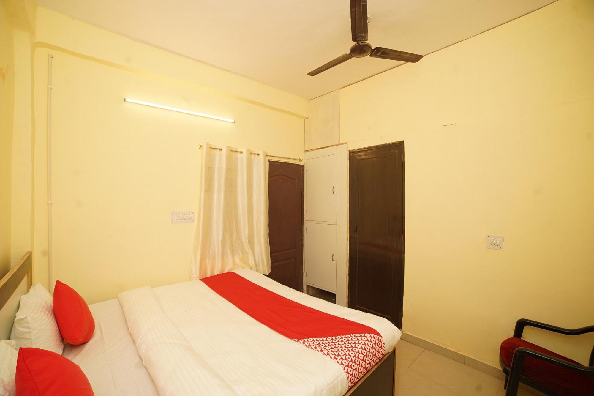 Hotel O Paras Guest House & Restaurant Haldwani Exterior photo